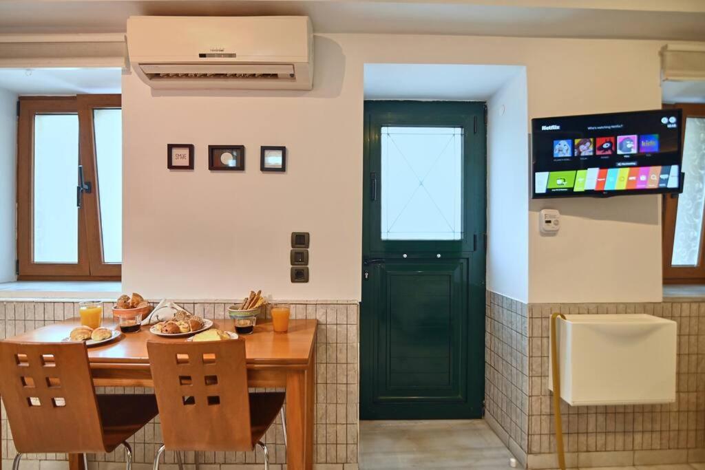 #Tyrtaiou Modern Design Studio Mytilíni Buitenkant foto